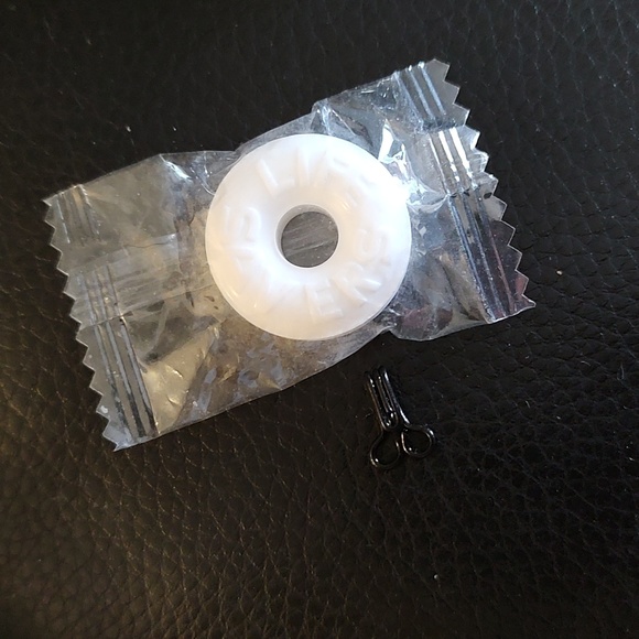 NWT eye hooks - Picture 2 of 2